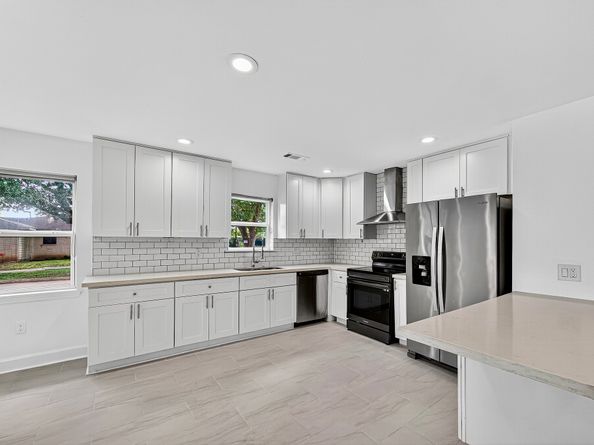 5702 Cheltenham Drive, Houston TX 77096