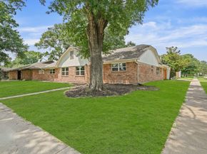 5702 Cheltenham Drive, Houston TX 77096