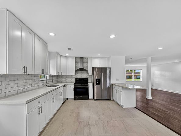 5702 Cheltenham Drive, Houston TX 77096