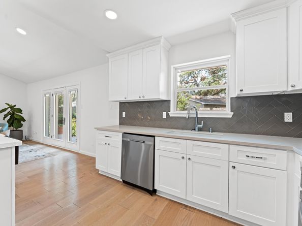 1903 Mill Creek Drive Drive, Houston TX 77008