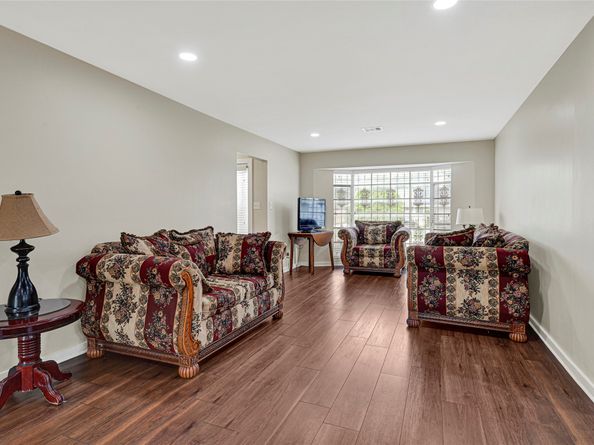 8615 Glenaire Street, Houston TX 77061