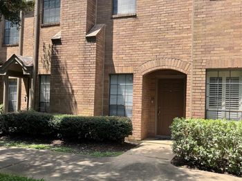3200 Bellefontaine Street