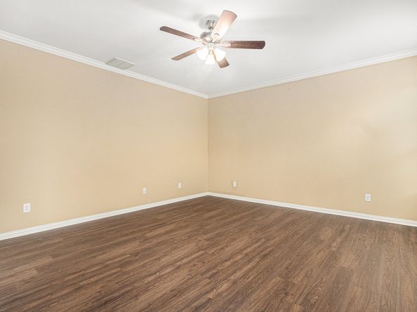 13826 Mckinney Creek Lane, Houston TX 77044