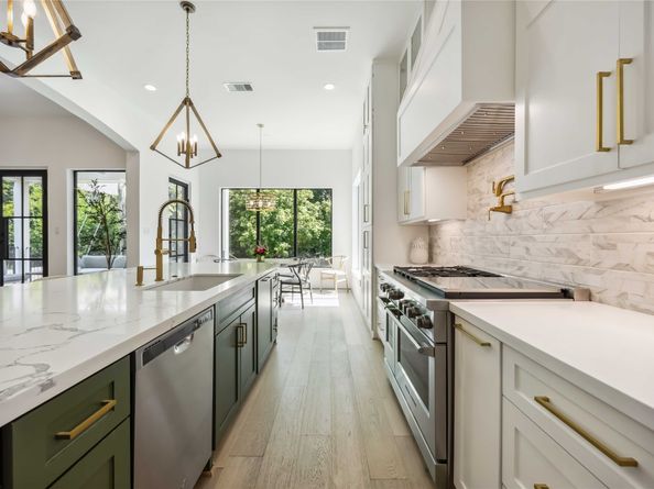 1913 Ebony Lane, Houston TX 77018