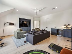 1913 Ebony Lane, Houston TX 77018