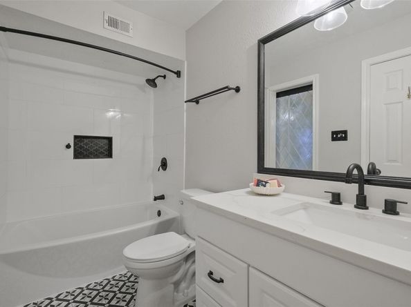 11550 Chimney Rock Unit 400 Road, Houston TX 77035