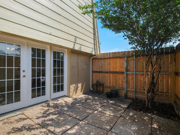 11550 Chimney Rock Unit 400 Road, Houston TX 77035