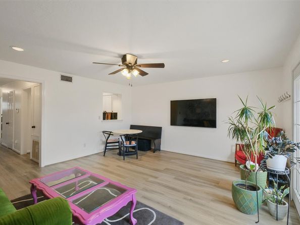 11550 Chimney Rock Unit 400 Road, Houston TX 77035