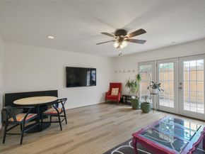 11550 Chimney Rock Unit 400 Road, Houston TX 77035