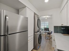 11550 Chimney Rock Unit 400 Road, Houston TX 77035