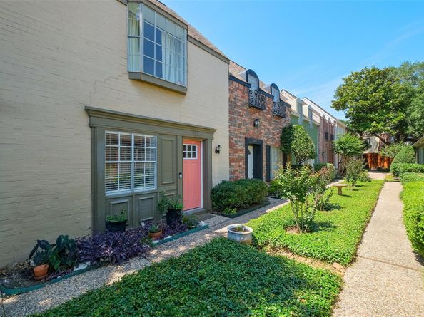 11550 Chimney Rock Unit 400 Road, Houston TX 77035