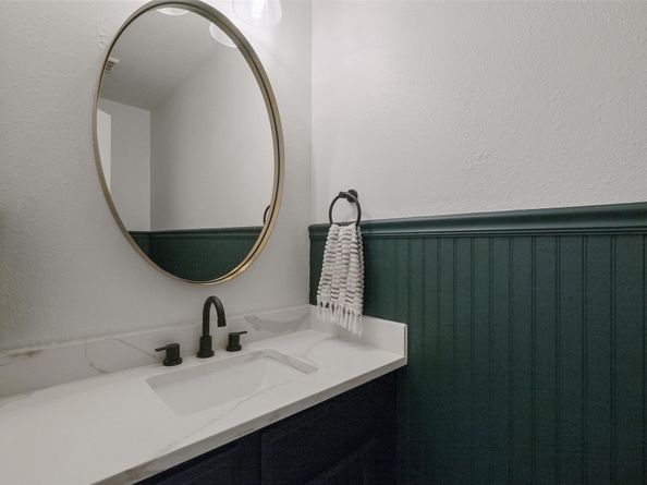 11550 Chimney Rock Unit 400 Road, Houston TX 77035