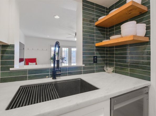 11550 Chimney Rock Unit 400 Road, Houston TX 77035