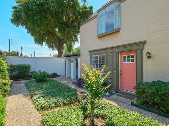 11550 Chimney Rock Unit 400 Road, Houston TX 77035