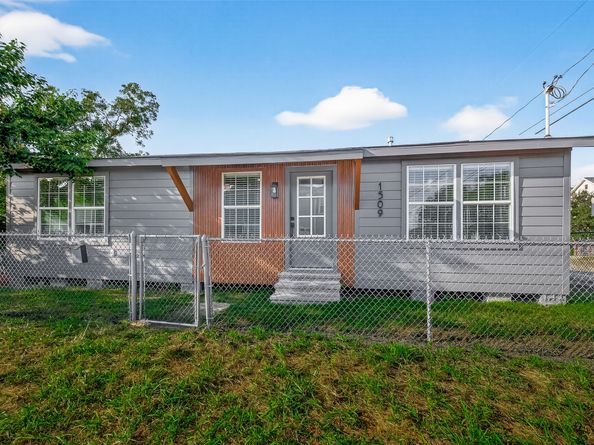 1509 Moody Street, Houston TX 77009
