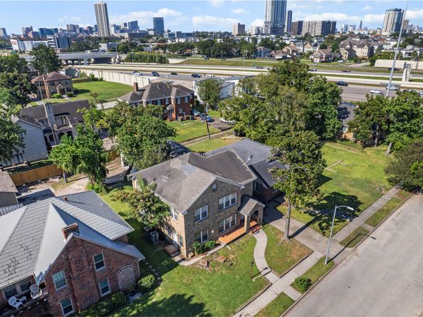 2218 Arbor Street, Houston TX 77004