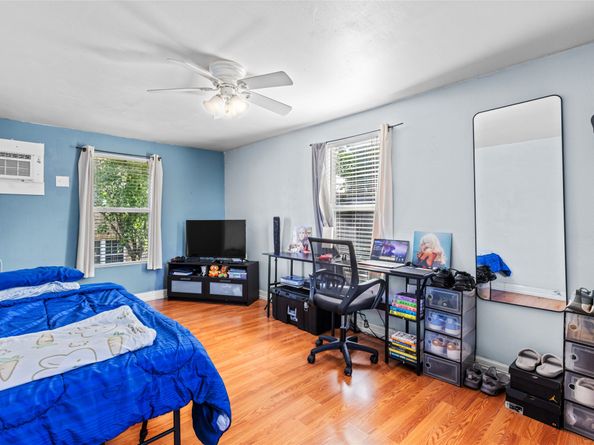 2218 Arbor Street, Houston TX 77004