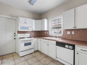 2218 Arbor Street, Houston TX 77004