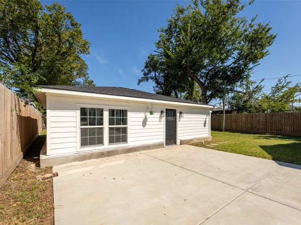 729 Caperton Street, Houston TX 77022