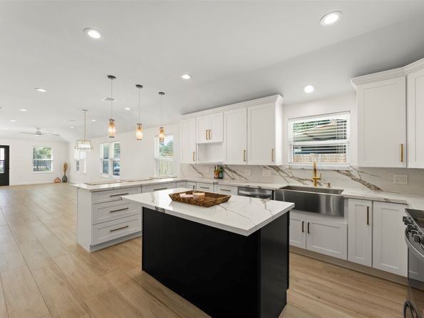 729 Caperton Street, Houston TX 77022