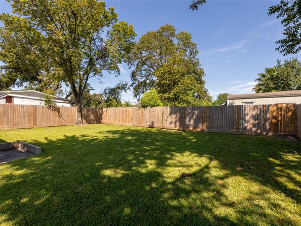 729 Caperton Street, Houston TX 77022