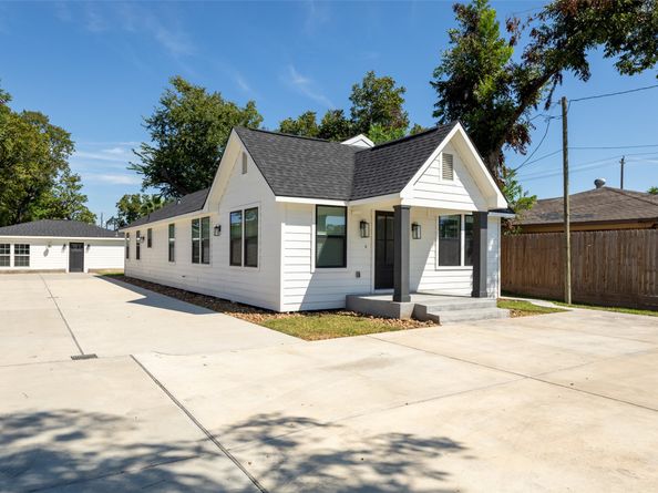 729 Caperton Street, Houston TX 77022