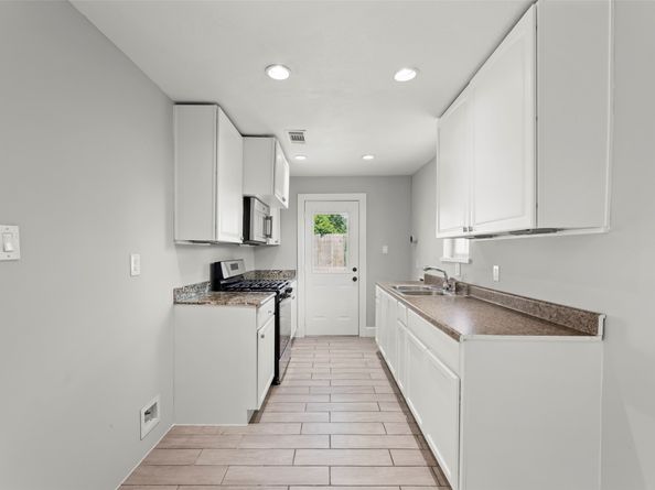 729 Caperton Street, Houston TX 77022