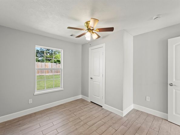 729 Caperton Street, Houston TX 77022