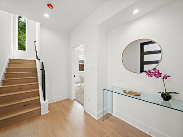 1607 Barbee Street, Houston TX 77004