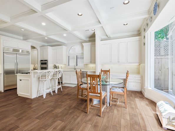 52 Briar Hollow Lane E, Houston TX 77027