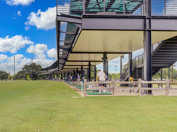 52 Briar Hollow Lane E, Houston TX 77027