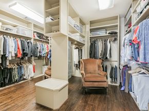 52 Briar Hollow Lane E, Houston TX 77027