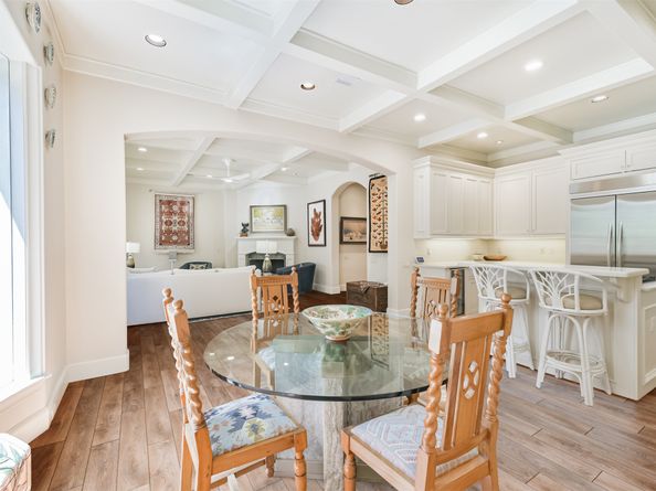 52 Briar Hollow Lane E, Houston TX 77027