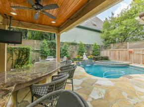 52 Briar Hollow Lane E, Houston TX 77027