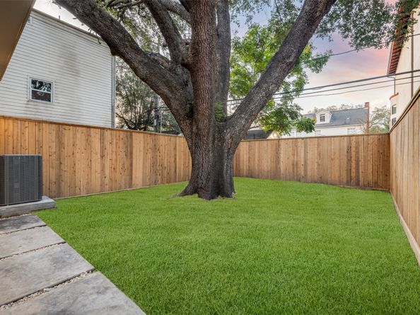 2434 QUENBY Street, Houston TX 77005