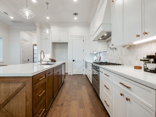 2434 QUENBY Street, Houston TX 77005