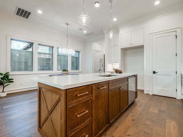 2434 QUENBY Street, Houston TX 77005
