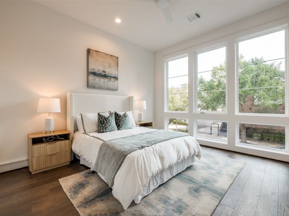 2434 QUENBY Street, Houston TX 77005