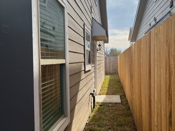 9718 Pelsey, Houston TX 77029