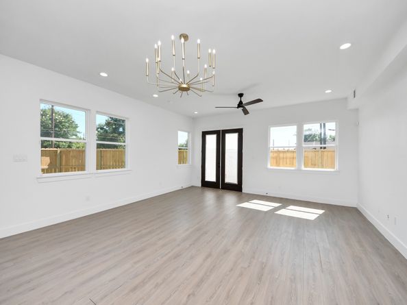 4129 E Toliver Street, Houston TX 77016