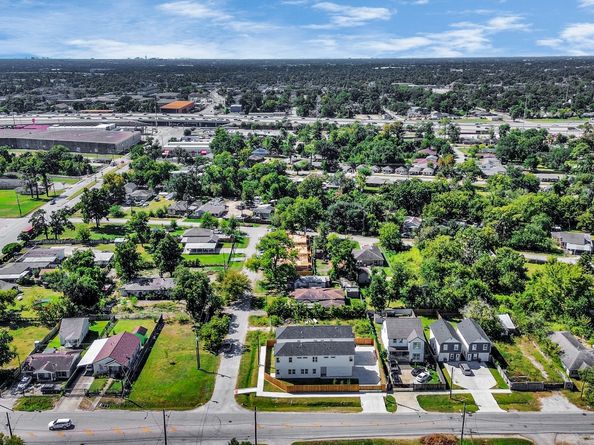 4129 E Toliver Street, Houston TX 77016