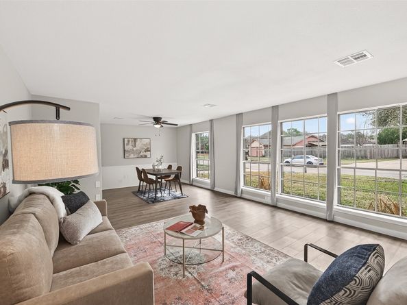 9110 Vickijohn Drive, Houston TX 77031