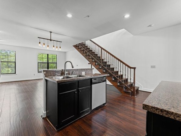 1602 Elgin Street 10, Houston TX 77004