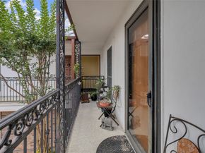 1909 Brun Street 17, Houston TX 77019