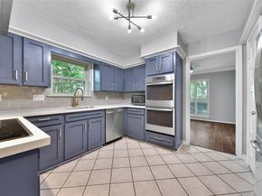 10915 Holly Springs Drive, Houston TX 77042