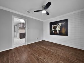 10915 Holly Springs Drive, Houston TX 77042