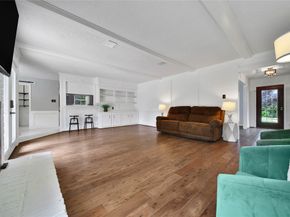 10915 Holly Springs Drive, Houston TX 77042