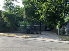 1015 W Clarendon Drive, Dallas TX 75208