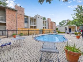 2001 Bering Drive 10H, Houston TX 77057
