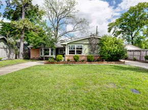 722 Azaleadell Drive, Houston TX 77018